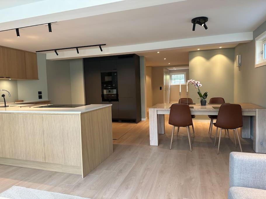Appartement Stor Og Lys Leilighet I Hus Oslo